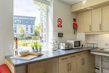 1 bed flat, De Walden Way, City Centre, Bradford, BD71BD - Image 7
